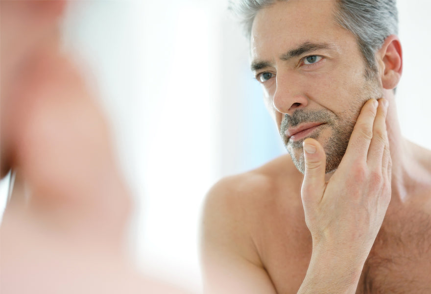 Kollagen Skin Improver pulver och förpackning med 30 sticks á 2,5 g, för förbättrad hudelasticitet och minskade rynkor.